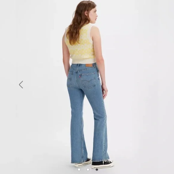 NWT Levis 70s High Flare jeans - Picture 2 of 6